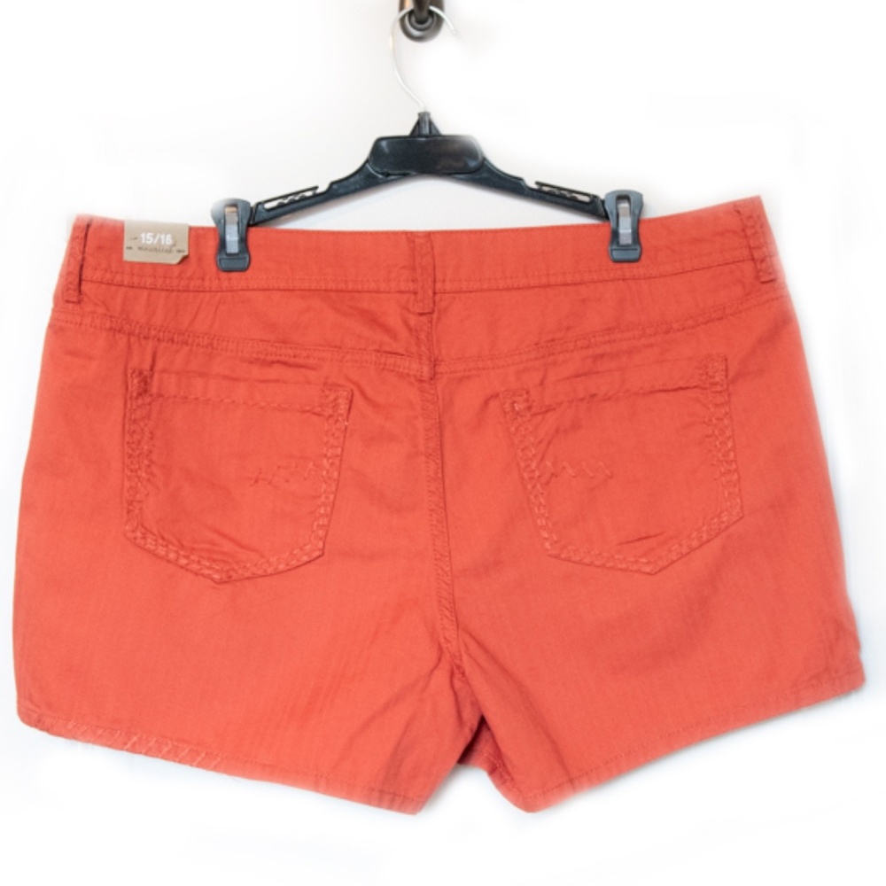 Maurices Coral Decorative 5 Pocket ShortsSize 15/16